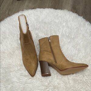Tan Heeled Boots with Suede Finish and Block Heel